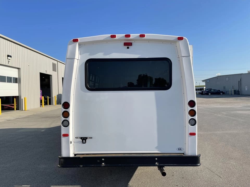 2019 Ford E350 Elkhart Coach Shuttle Bus - Image 5