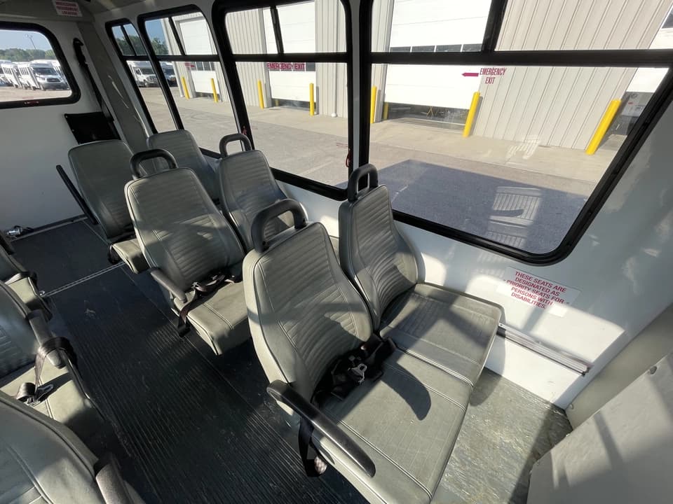 2019 Ford E350 Elkhart Coach Shuttle Bus - Image 9