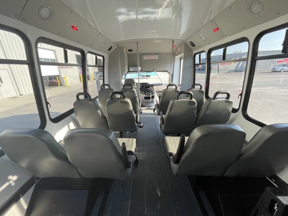 2019 Ford E350 Elkhart Coach Shuttle Bus - Image 11