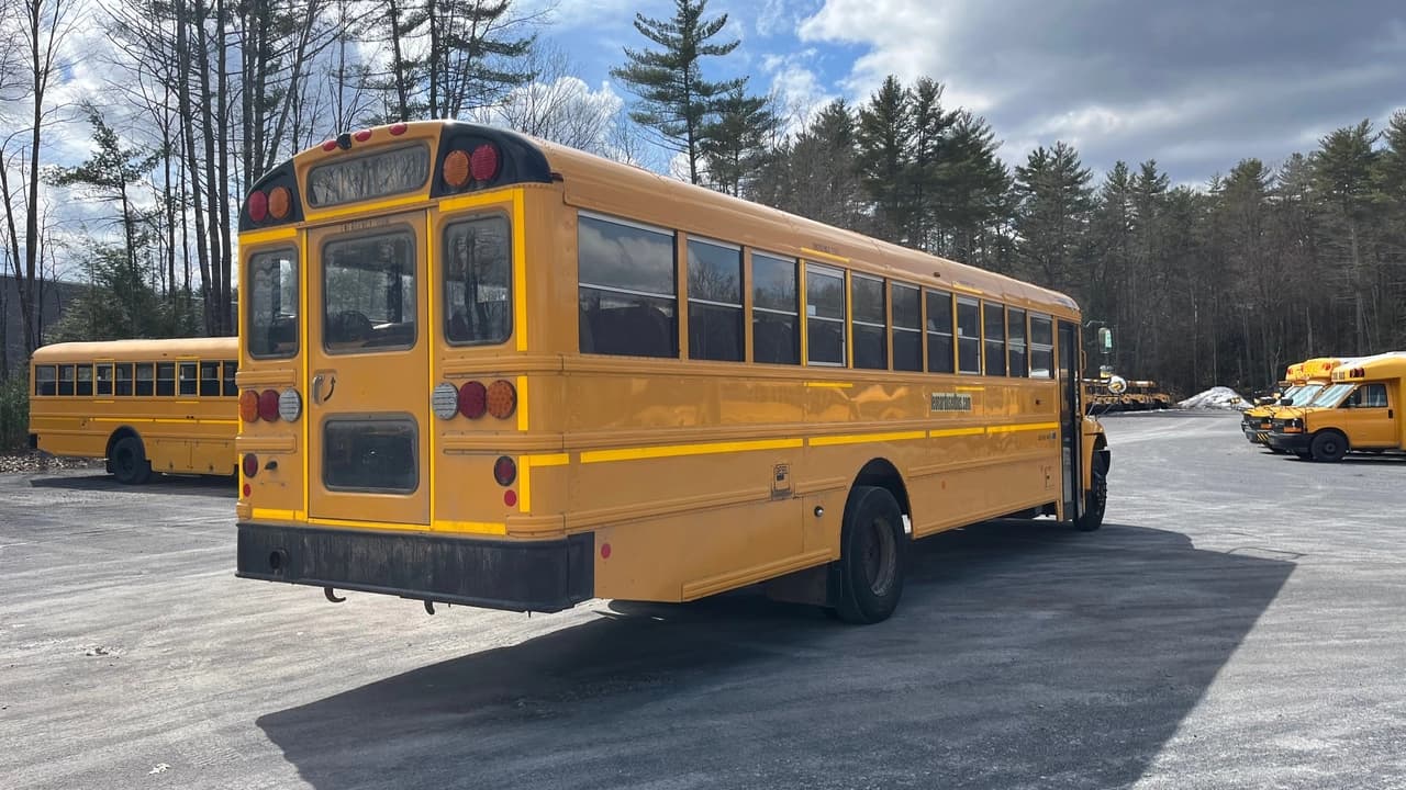 2022 IC CE300 School Bus - Image 5