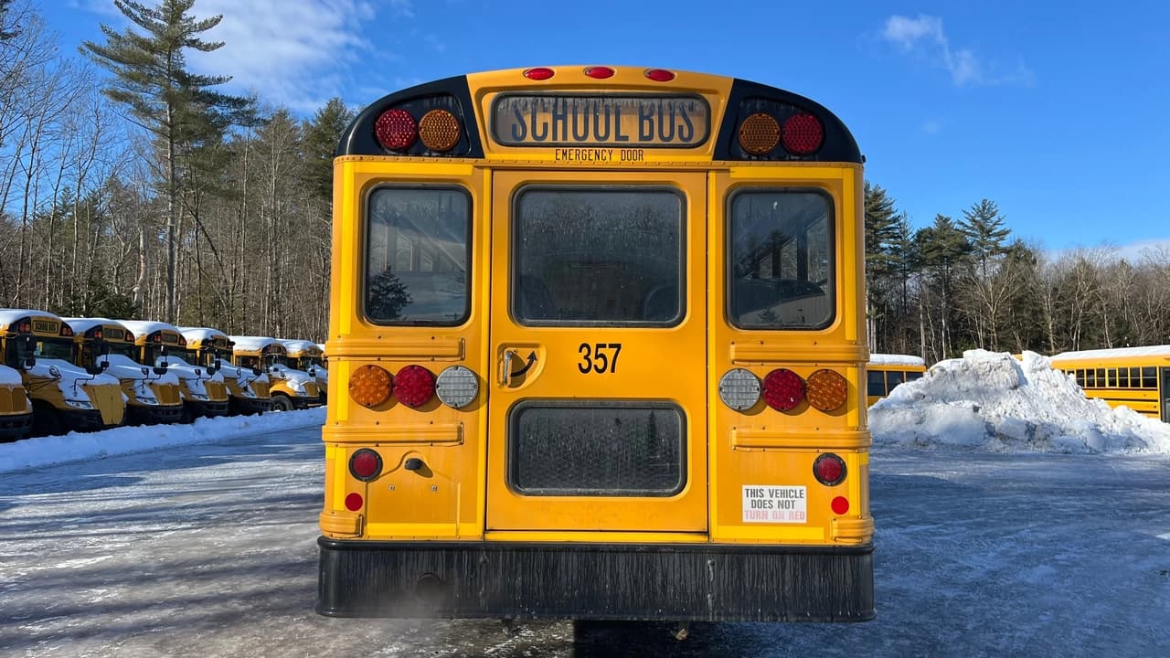 2020 IC CE300 School Bus - Image 4
