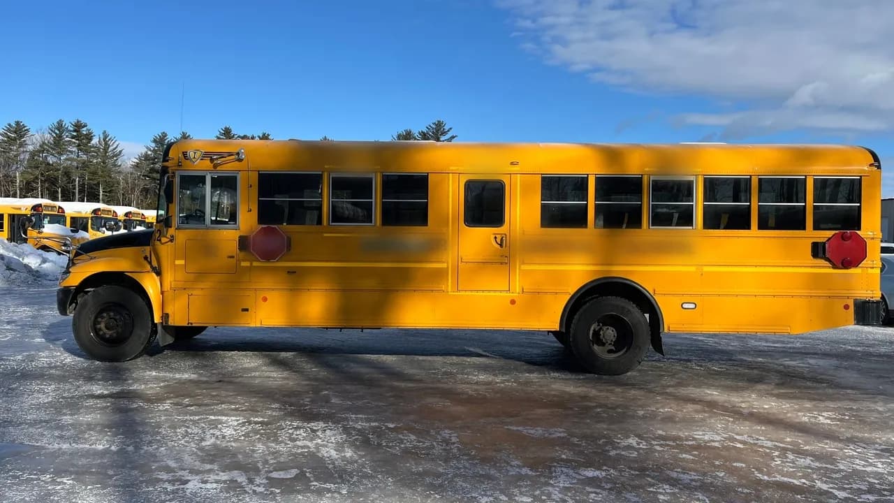 2020 IC CE300 School Bus - Image 2