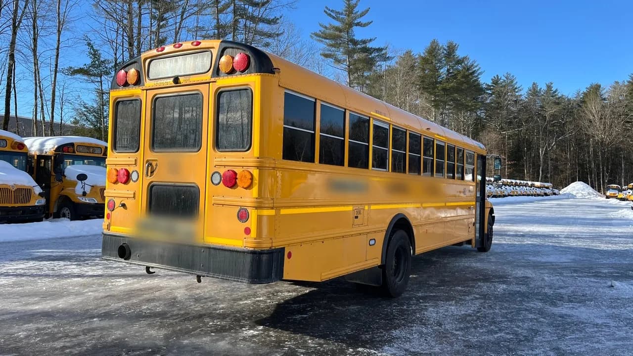 2020 IC CE300 School Bus - Image 4
