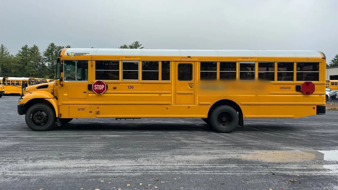 2018 IC CE300 School Bus - Image 3