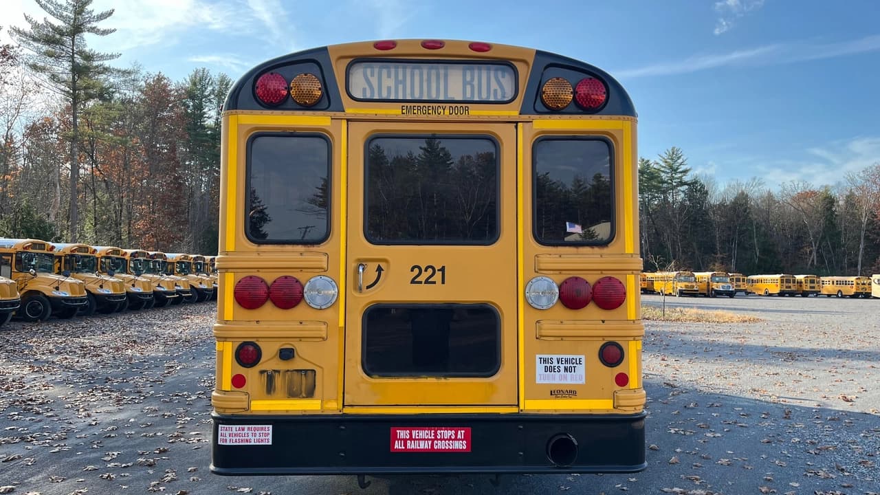 2016 IC CE300 School Bus - Image 4