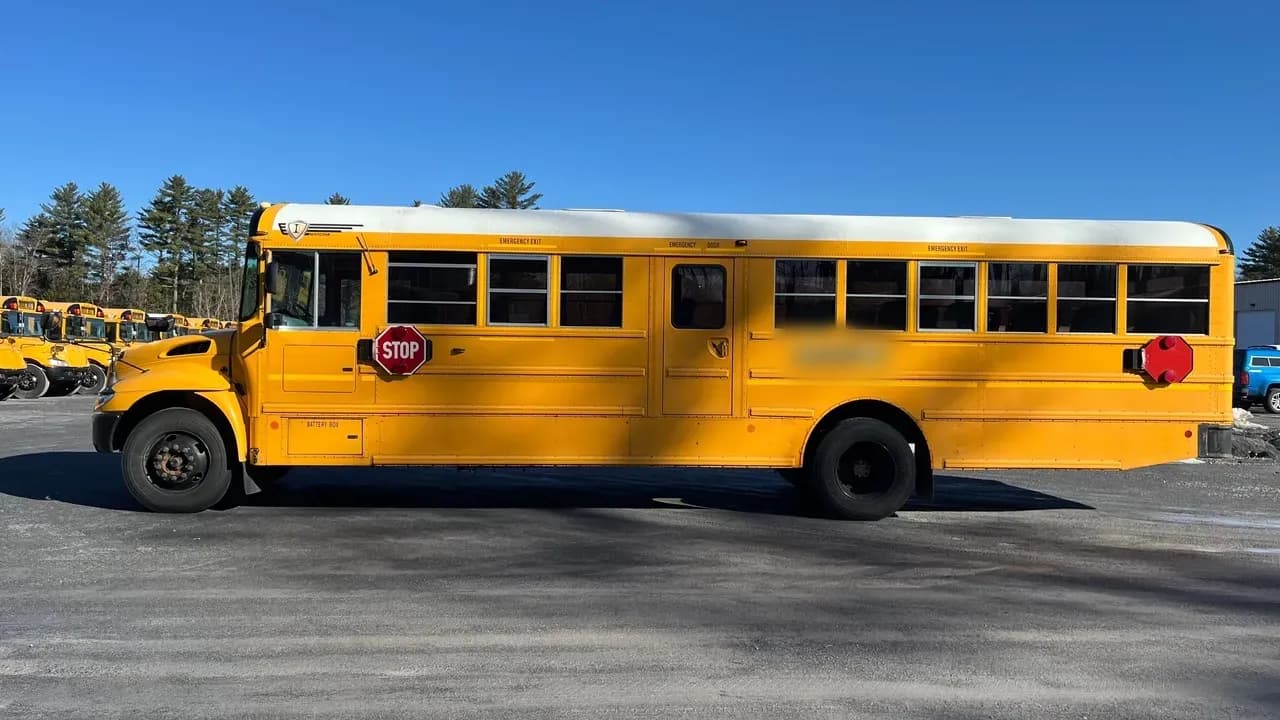 2014 IC CE300 School Bus - Image 3