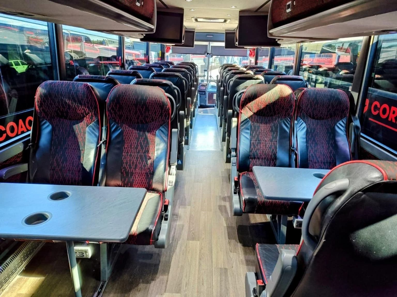 2015 California Van Hool CX45 - Image 10