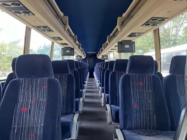 2008 Prevost H3-45 Coach - Image 3