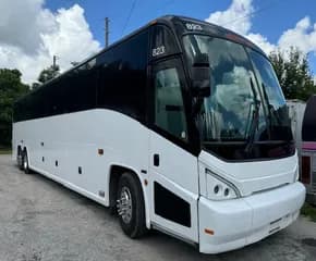 2007 Motor Coach Industries J4500 bus