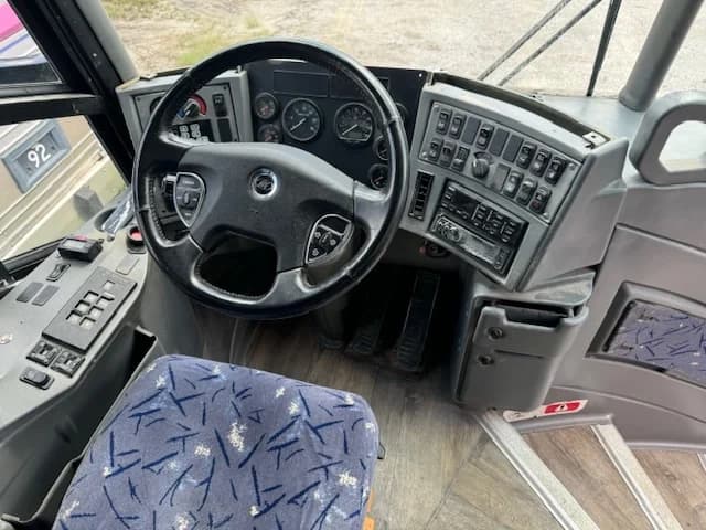 2007 MCI J4500 Coach - Image 4