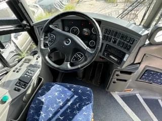2007 MCI J4500 Coach - Image 4