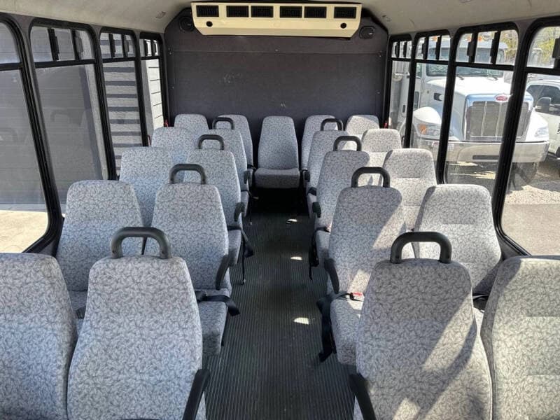 2012 Ford E-450 SD Shuttle Bus - Image 7