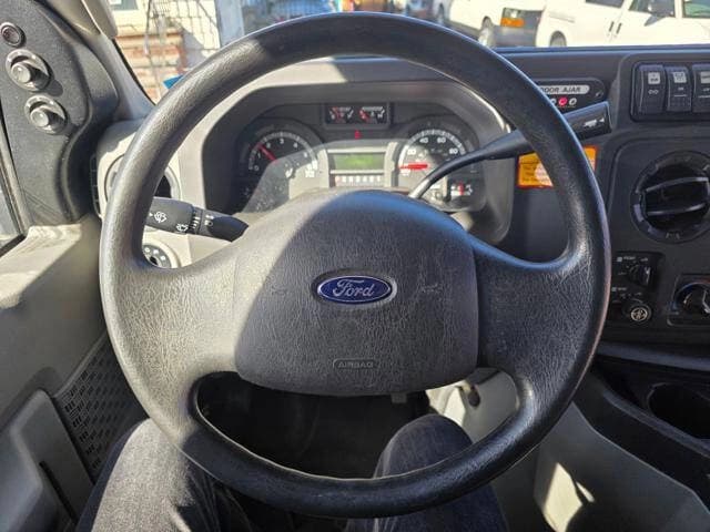 2017 Ford E350 Shuttle Bus - Image 14