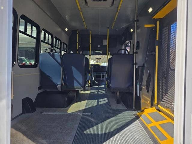 2017 Ford E350 Shuttle Bus - Image 16