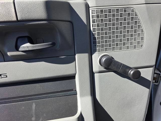 2017 Ford E350 Shuttle Bus - Image 27