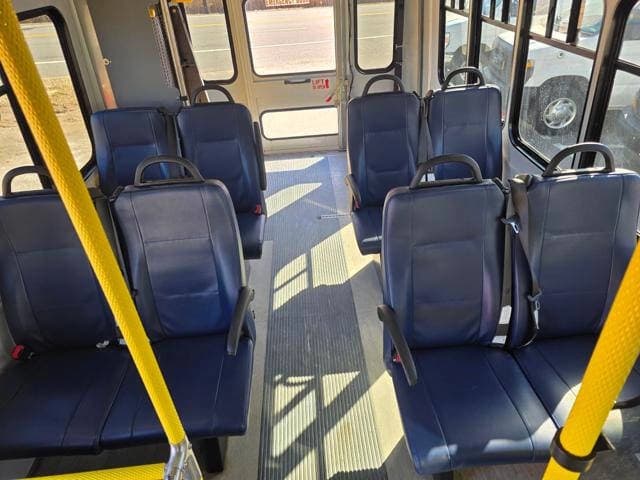 2017 Ford E350 Shuttle Bus - Image 30