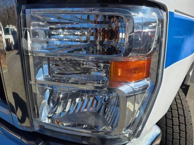 2017 Ford E350 Shuttle Bus - Image 36