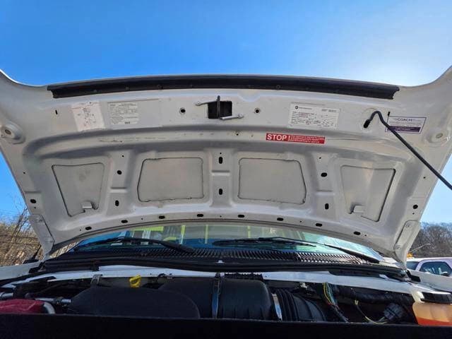 2017 Ford E350 Shuttle Bus - Image 41