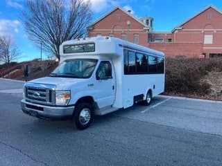 2017 Ford E-450 bus
