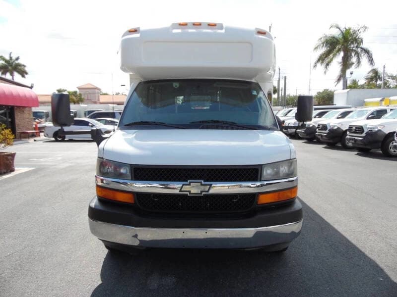 2014 Chevrolet Express Shuttle Bus - Image 4