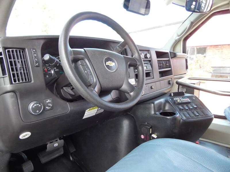 2014 Chevrolet Express Shuttle Bus - Image 19