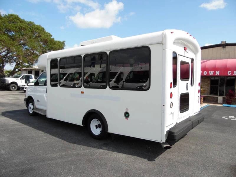 2014 Chevrolet Express Shuttle Bus - Image 7