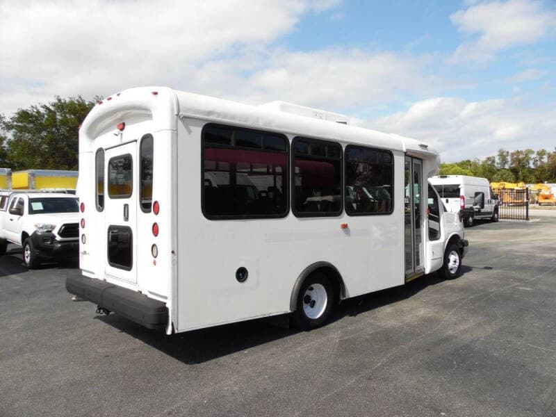 2014 Chevrolet Express Shuttle Bus - Image 6