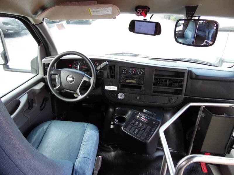 2014 Chevrolet Express Shuttle Bus - Image 11