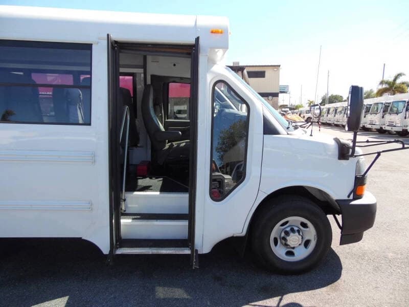 2018 Chevrolet Express Shuttle Bus - Image 7