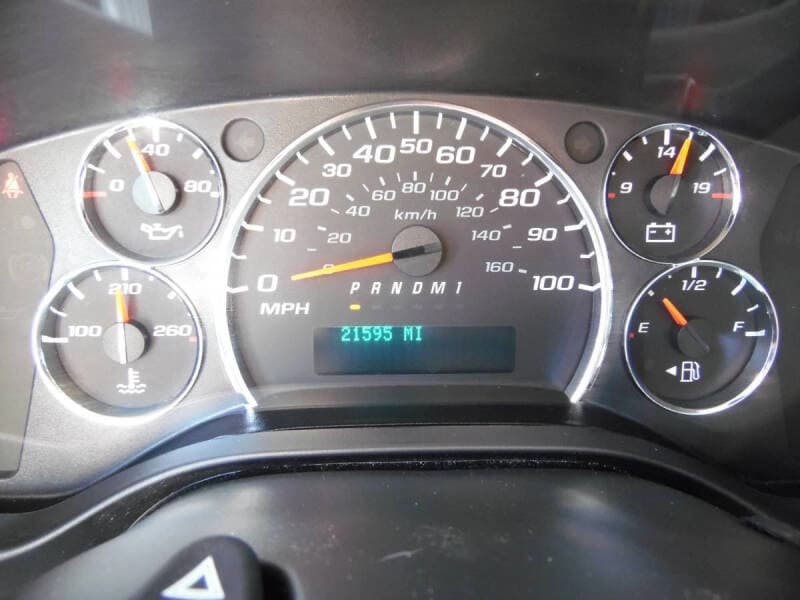 2018 Chevrolet Express Shuttle Bus - Image 11