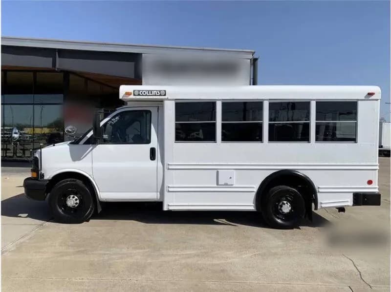 2007 Chevrolet Express 3500 Shuttle Bus - Image 6