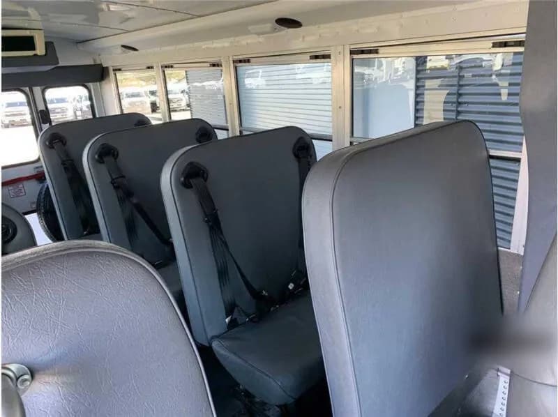 2007 Chevrolet Express 3500 Shuttle Bus - Image 8