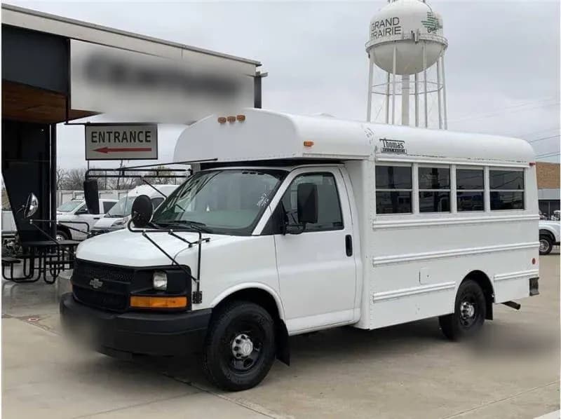 2007 Chevrolet Express 3500 Shuttle Bus - Image 2