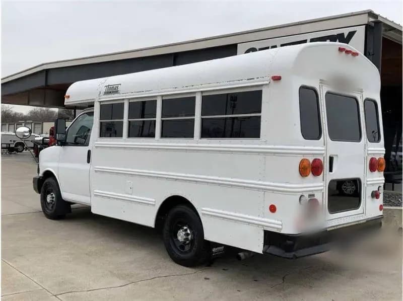 2007 Chevrolet Express 3500 Shuttle Bus - Image 7
