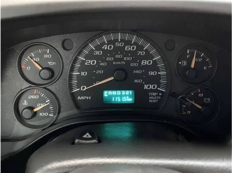 2007 Chevrolet Express 3500 Shuttle Bus - Image 10