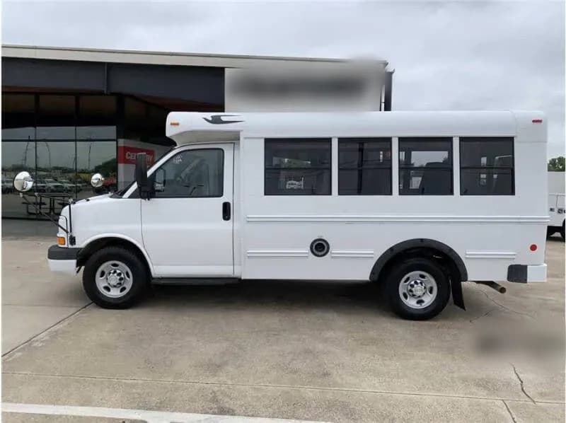2014 Chevrolet Express 3500 Shuttle Bus - Image 3