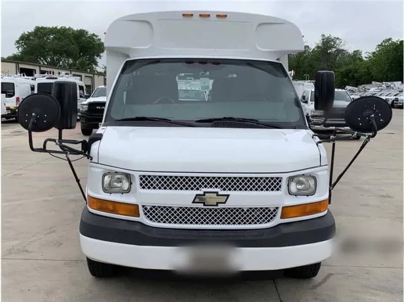 2014 Chevrolet Express 3500 Shuttle Bus - Image 6