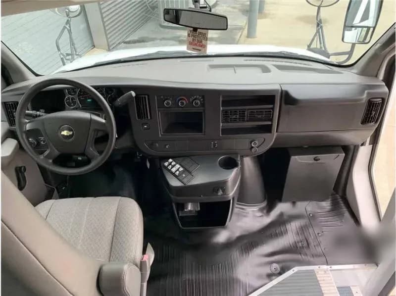 2014 Chevrolet Express 3500 Shuttle Bus - Image 18