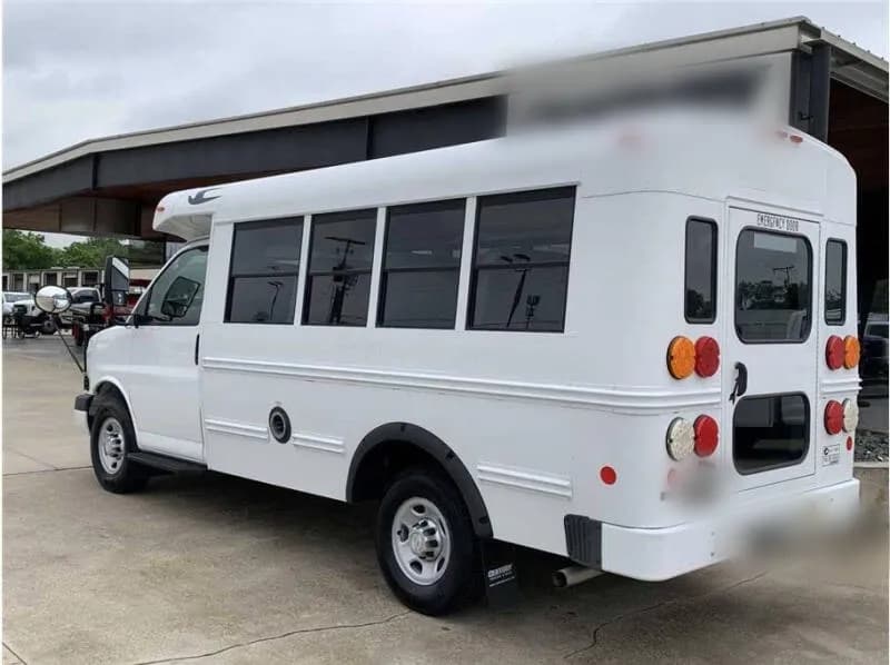 2014 Chevrolet Express 3500 Shuttle Bus - Image 9