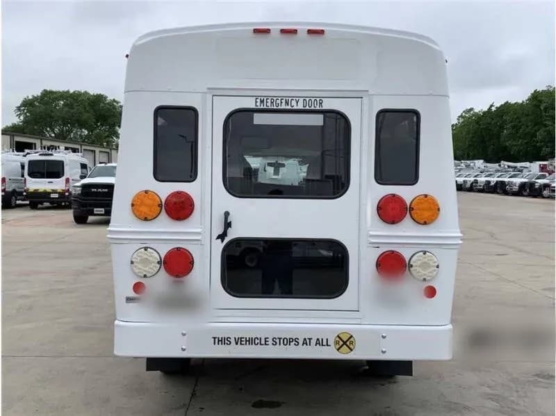 2014 Chevrolet Express 3500 Shuttle Bus - Image 4