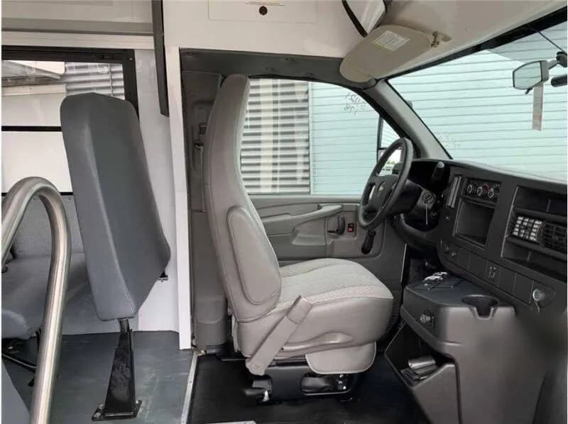 2014 Chevrolet Express 3500 Shuttle Bus - Image 10