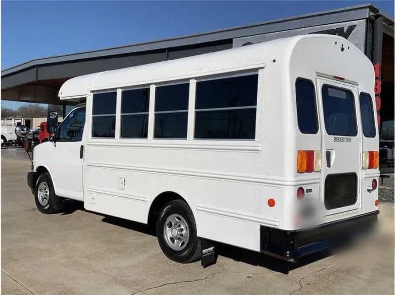 2017 Chevrolet Express 3500 Shuttle Bus - Image 6