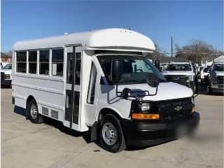 2017 Chevrolet Express 3500 bus