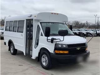 2018 Chevrolet Express 3500 bus