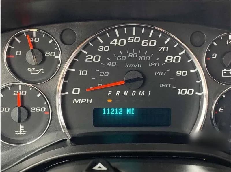 2018 Chevrolet Express 3500 Shuttle Bus - Image 13