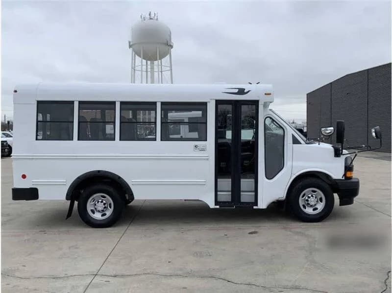 2018 Chevrolet Express 3500 Shuttle Bus - Image 5