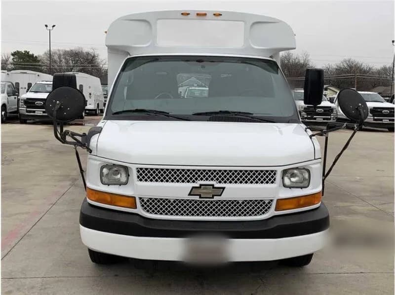 2013 Chevrolet Express 3500 Shuttle Bus - Image 4