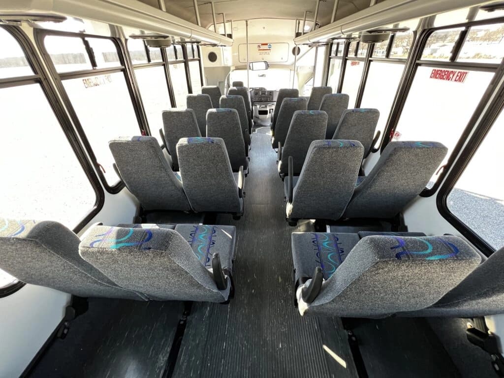 2017 Ford Eldorado Shuttle Bus - Image 11