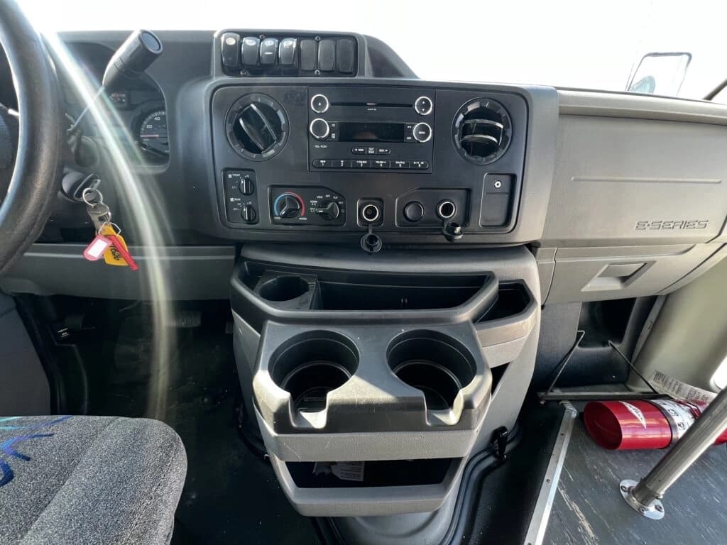 2017 Ford Eldorado Shuttle Bus - Image 6