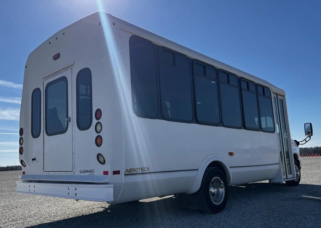 2017 Ford Eldorado Shuttle Bus - Image 4